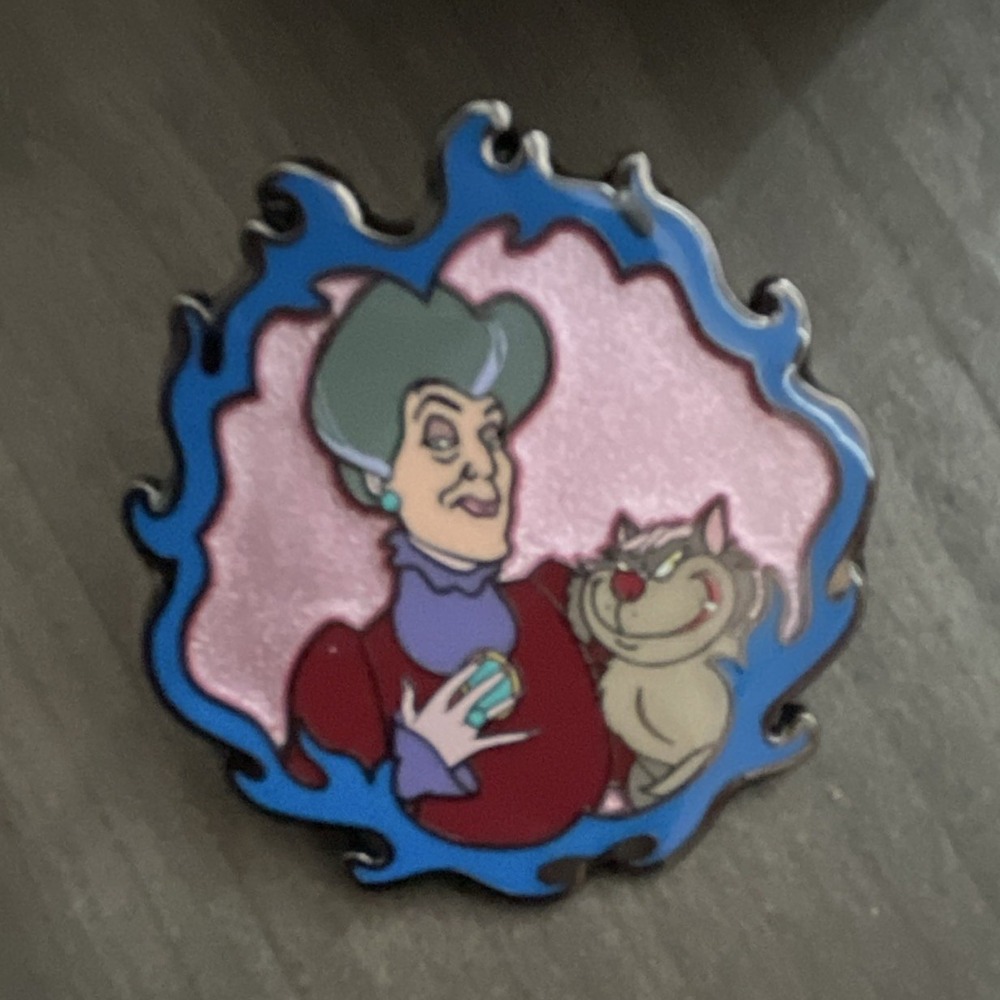Disney Villains Sidekicks Cinderella Lady Tremaine Lucifer Pin Hot Topic NEW